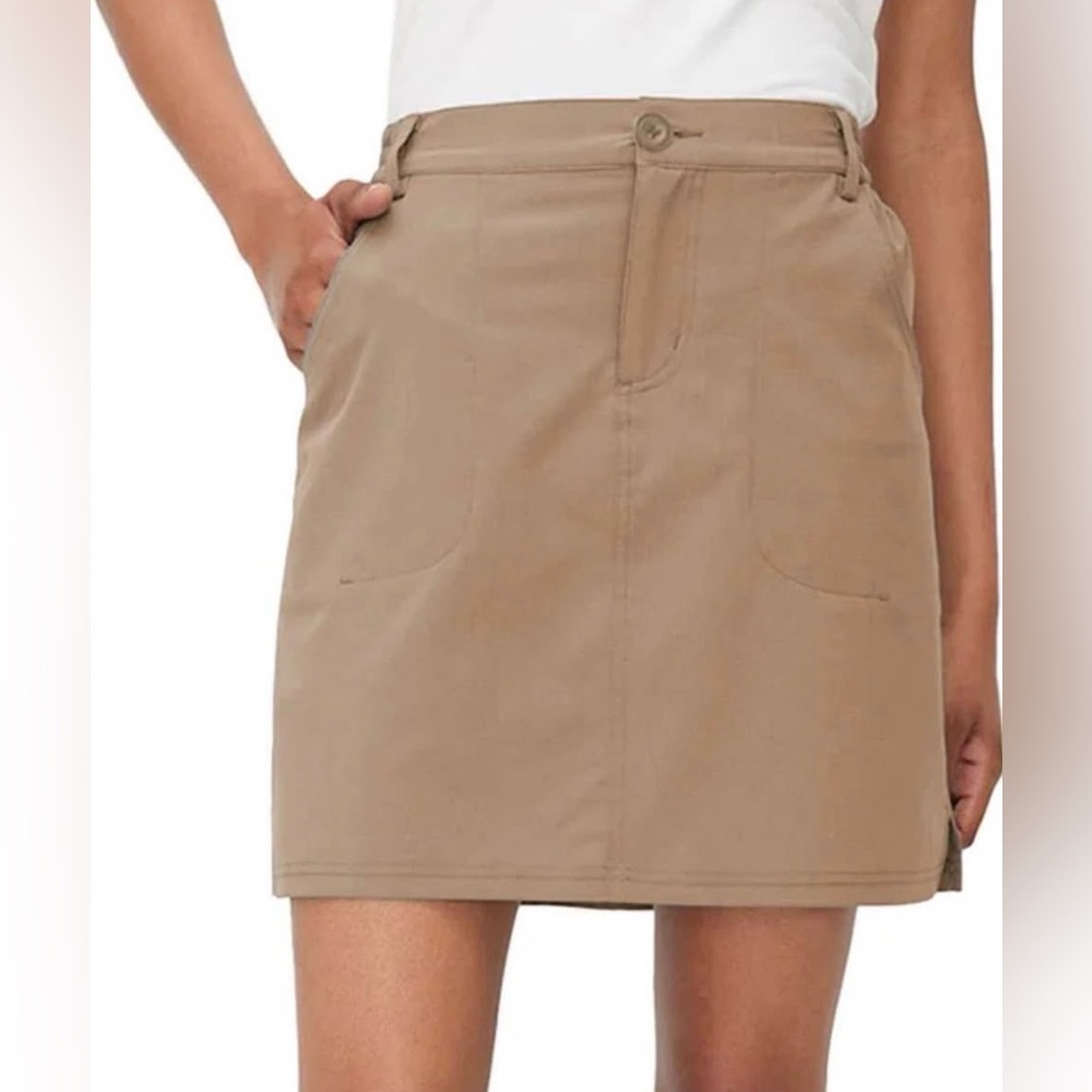 NWT Tilley Women's Tilley Trek Stretch Water Resistant Skort Tan Size XXL
